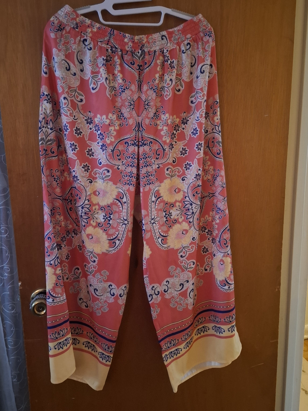 JM Collection Coral Pink Floral Wide-Leg Lounge Pants with Cream Hem